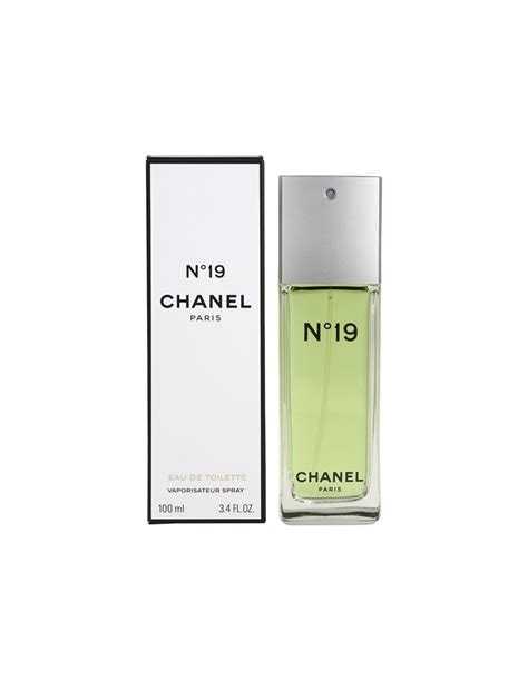 chanel un profumo da donna per la donna|Chanel profumo catalogo.